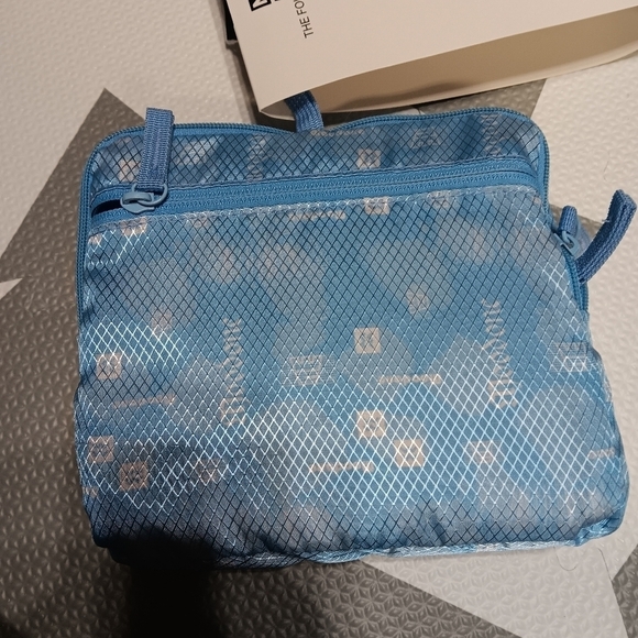 NWT moodone blue foldable compact backpack - Picture 2 of 4